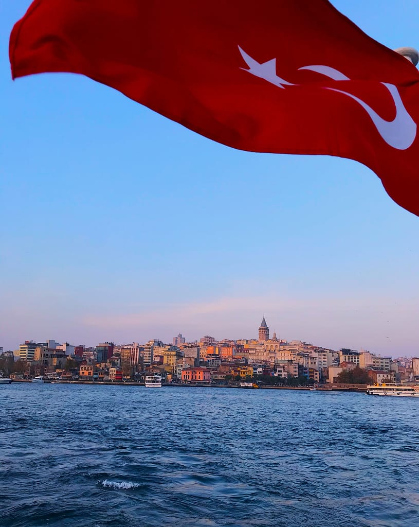 Istanbul, Turkey. 9 things must do while in Istanbul/emyssuitcase.com